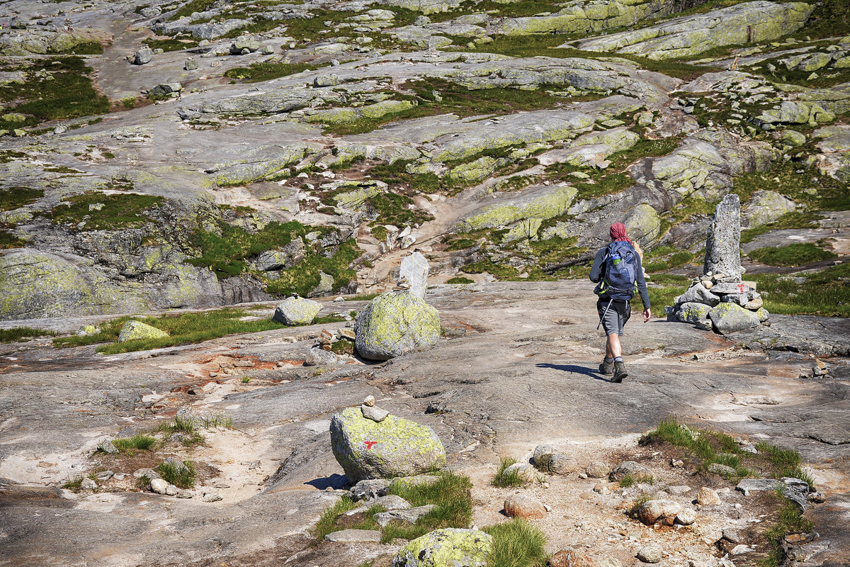 Auf dem Wanderweg nach Kjeragbolten im Roland im südwestlichen Norwegen. Aufnahme: 3. Juli 2018.