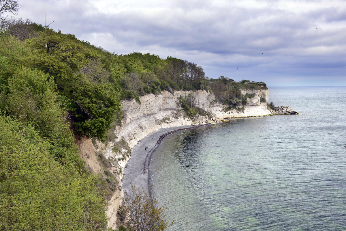 Auf Südseeland erhebt sich das Kliff Stevns Klint mit einer Höhe von 41 Meter über dem Meeresspiegel und ist ganz klar der touristische Anzugpunkt in dieser Region. Stevns Klint wurde 2014 auf die Liste des UNESCO-Welterbes aufgenommen
Aufnahme: 15. Mai 2021.