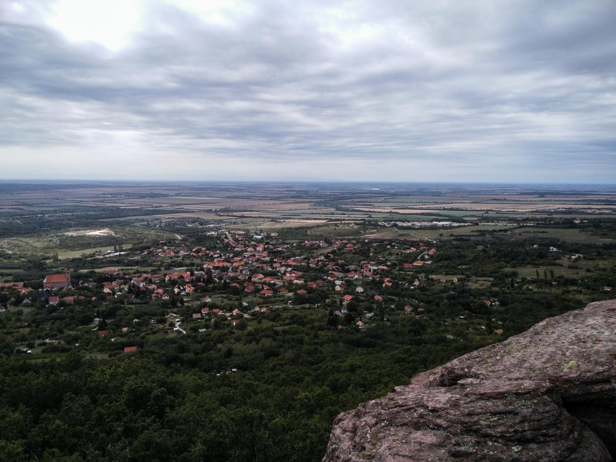 Ausblick vom Mecsek Berg (Standpunkt  Babás szerkövek ) richtung Süd. Aufnahmezeit: 22.09.2018