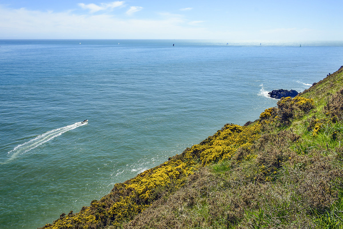 Aussicht vom »Cliff Walk« auf der Halbinsel von Howth östlich von Dublin. Aufnahme: 12. Mai 2018.