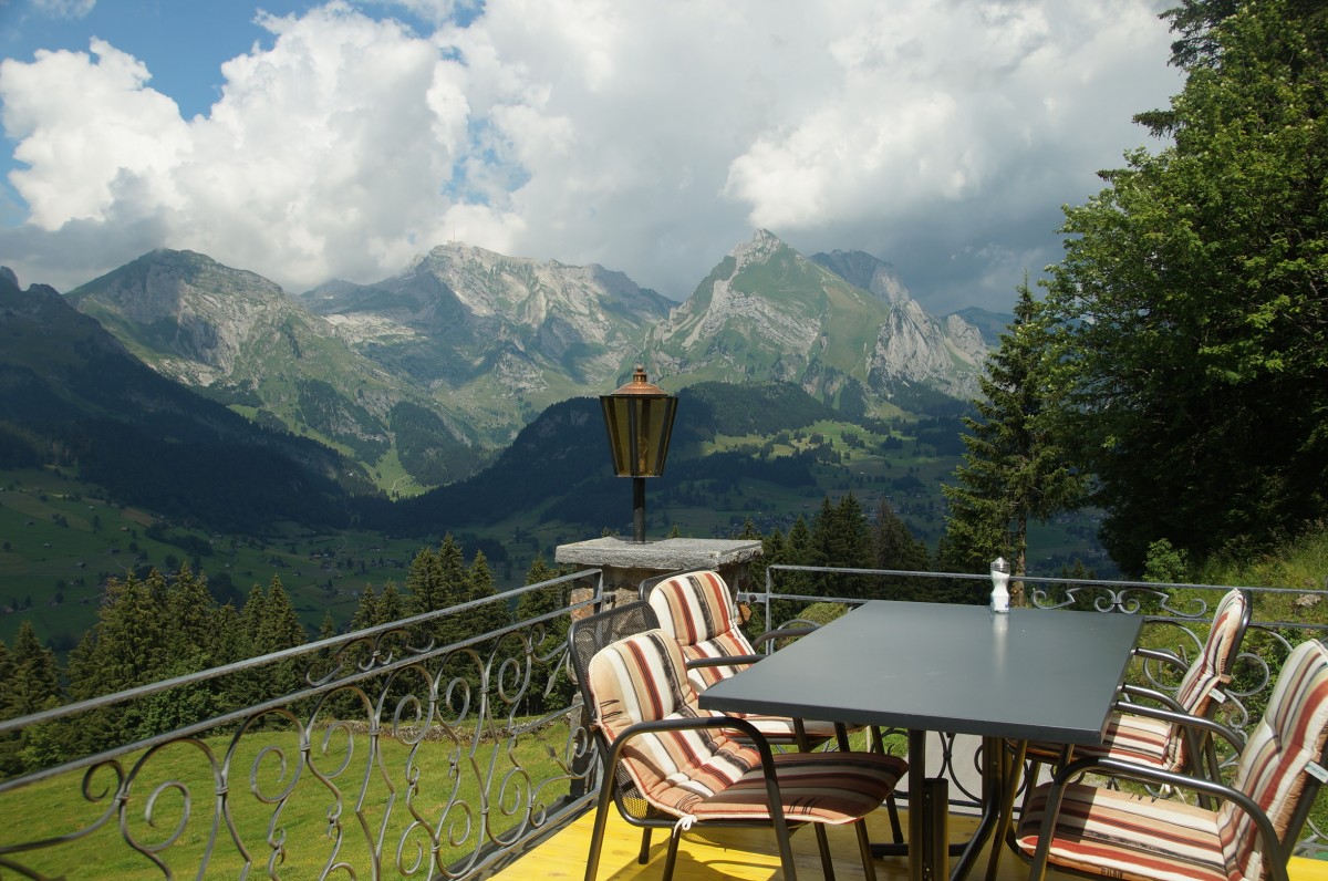 Aussicht von der Alp Sellamatt (Toggenburg). Im Hintergrund der Säntis. (17.07.2014)