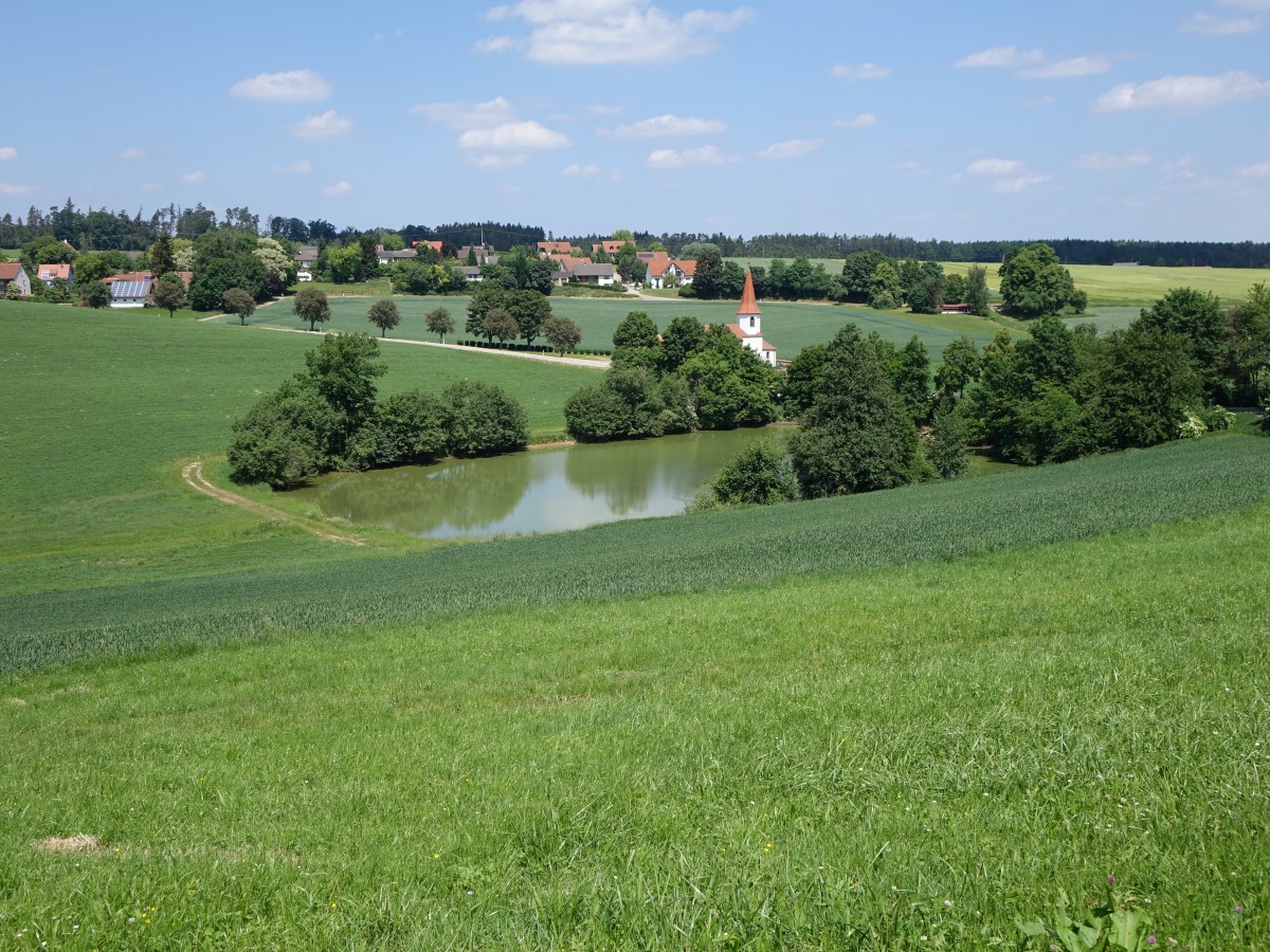 Aussicht auf Hörlbach mit der kleinen Kirche (04.06.2015)