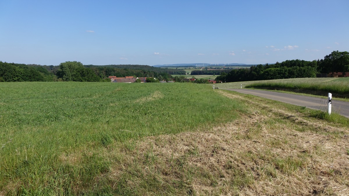 Aussicht auf Kemmathen im Naturpark Frankenhöhe (04.06.2015)