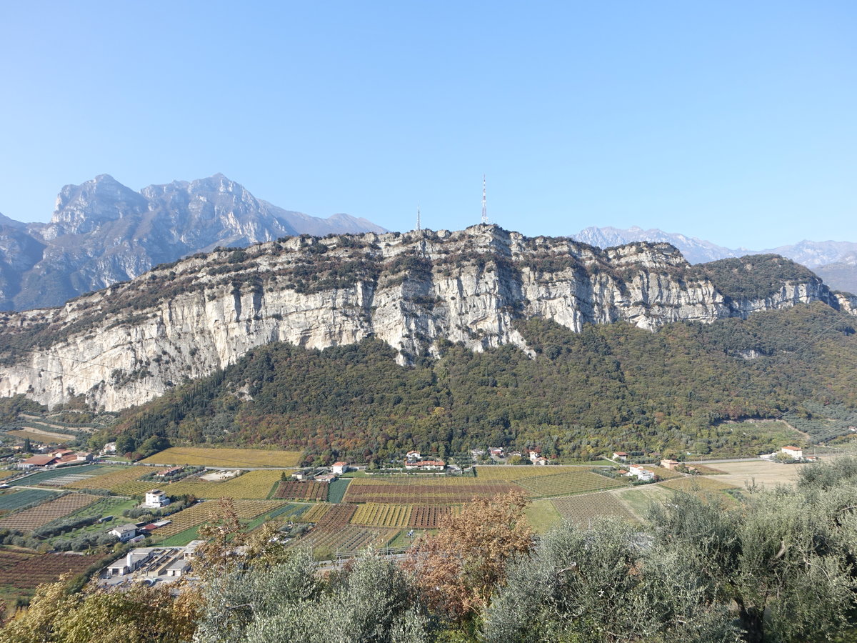 Aussicht auf den Monte Brione bei Nago-Torbole (01.11.2017)