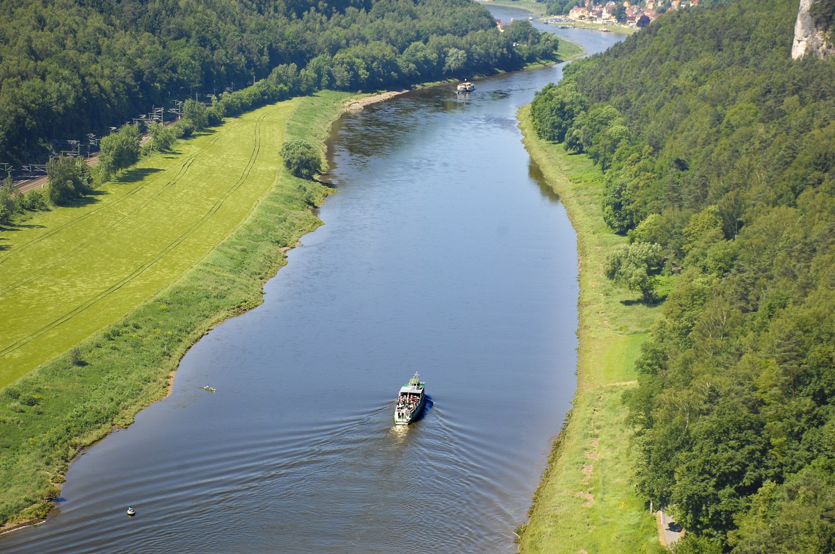 Aussicht vom Bastelgebiet auf die Elbe in der Sächsischen Schweiz (Nördlich von Kurort Rathen). Aufnahmedatum: 7. Juni 2014.