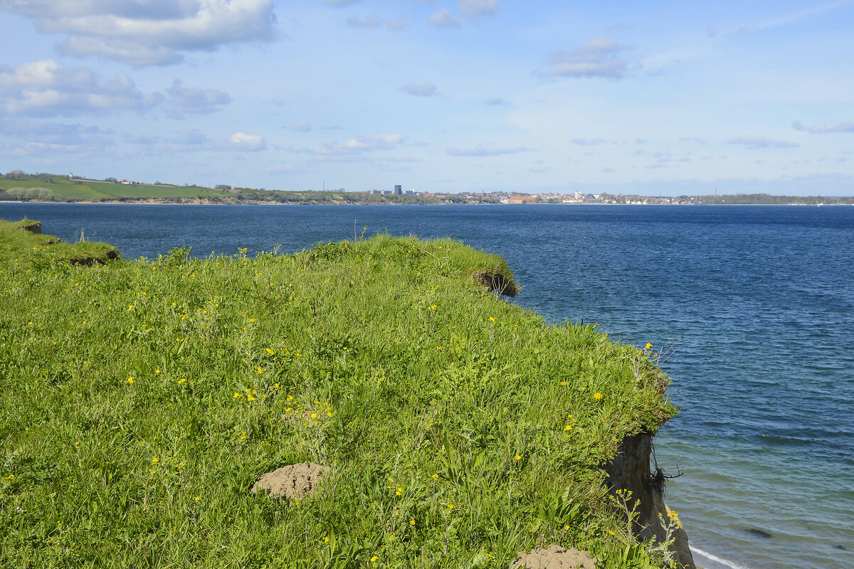 Aussicht vom Gendarmenpfad bei Stensigmose auf der Halbinsel Broagerland. Aufnahme: 22. April 2024.