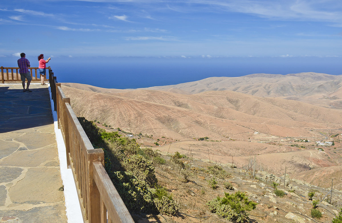 Aussicht von Mirador Cordales de Guide auf der Insel Fuerteventura in Spanien. Aufnahme: 18. Oktober 2017.