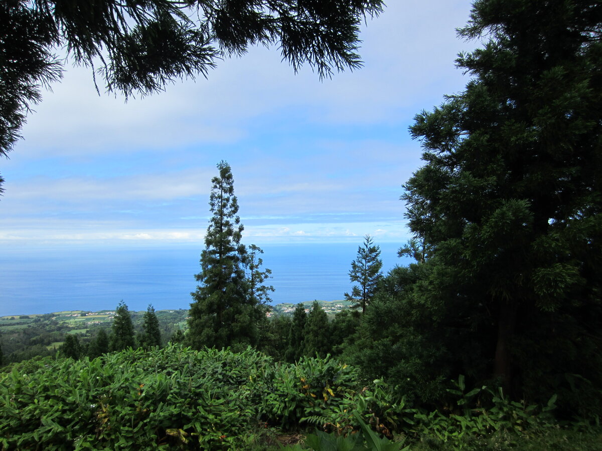 Aussicht zum Atlantik von der Azoren-Insel Sao Miguel am 25.07.2023.