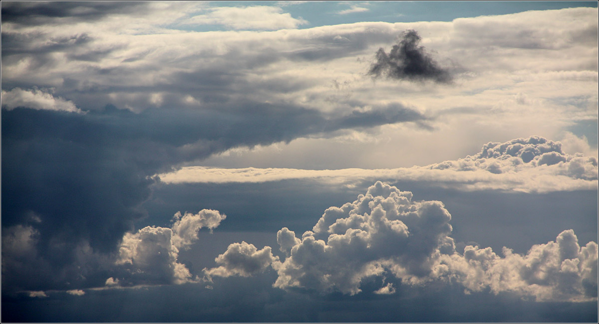 Beeindruckende Wolken gab es an diesem Tag zu sehen -

Rommelshausen, 02.08.2021 (M)