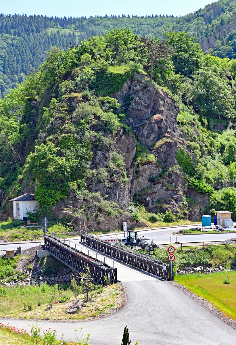 Behelfsbrücke über die Ahr in Altenahr-Altenburg - 28.05.2023