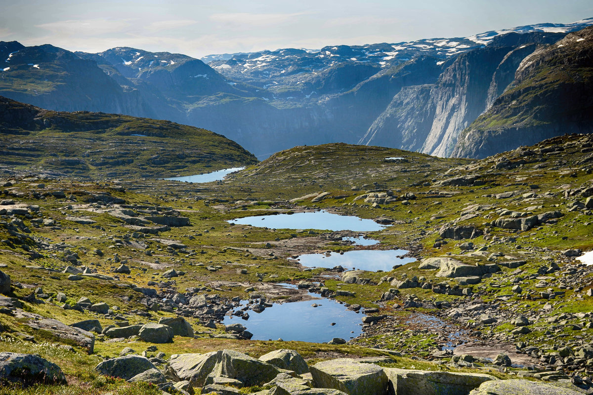 Berglandshaft am Hardangervidda in Norwegen. Aufnahm: 8. Juli 2018.