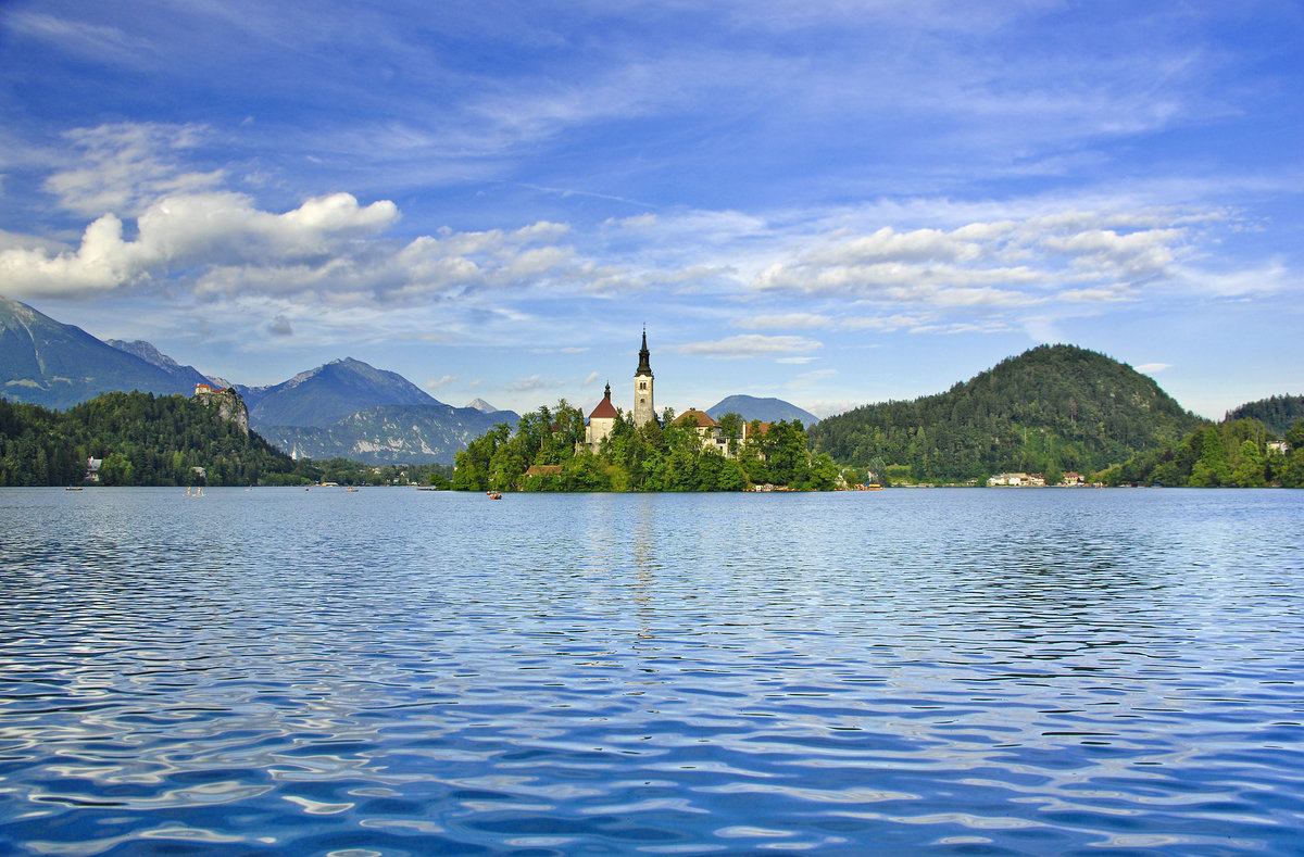 Bleder See (slowenisch: Blejsko jezero) in Slowenien. Aufnahme: 2. August 2016.