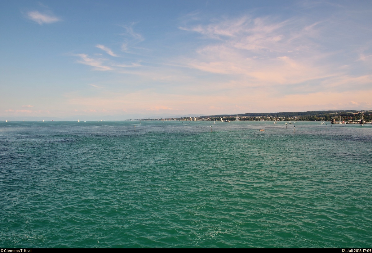 Blick von der Alten Rheinbrücke in Konstanz auf den Bodensee.
[12.7.2018 | 17:09 Uhr]