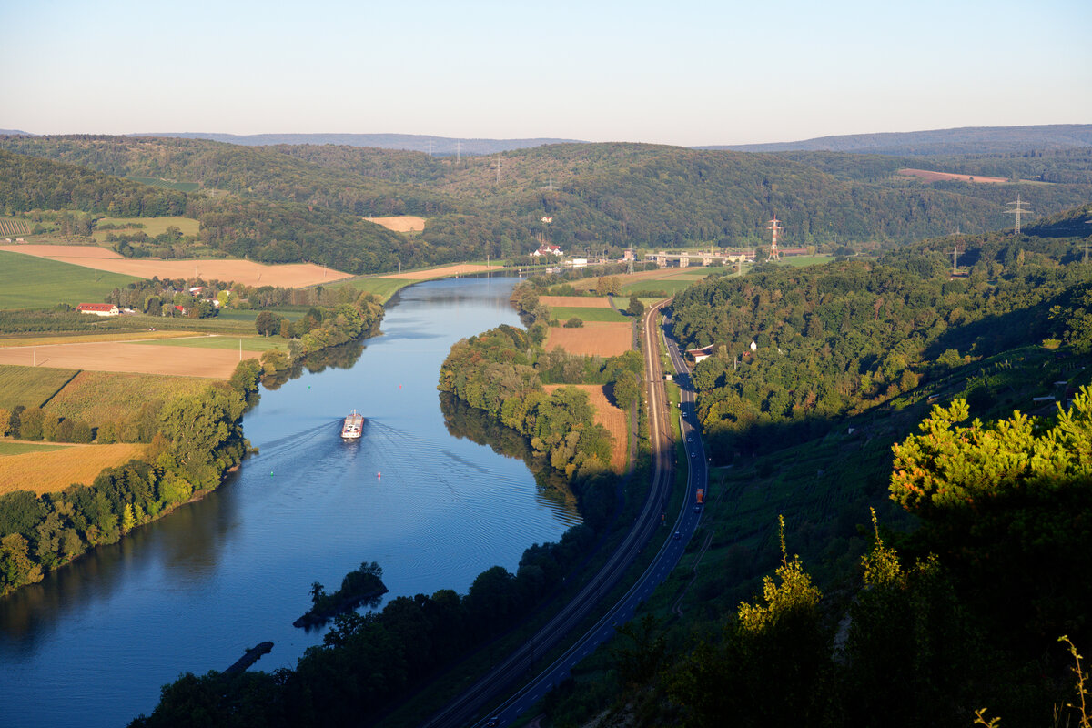 Blick am frühen Morgen in das Maintal bei Gambach, 09.09.2020