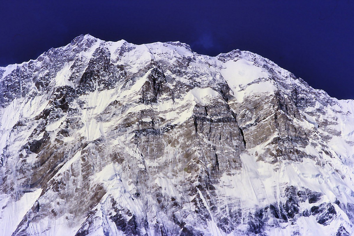 Blick auf das Annapurna-Massiv vom Annapurna Base Camp. Aufnahme: September 1988 (Bild vom Dia).