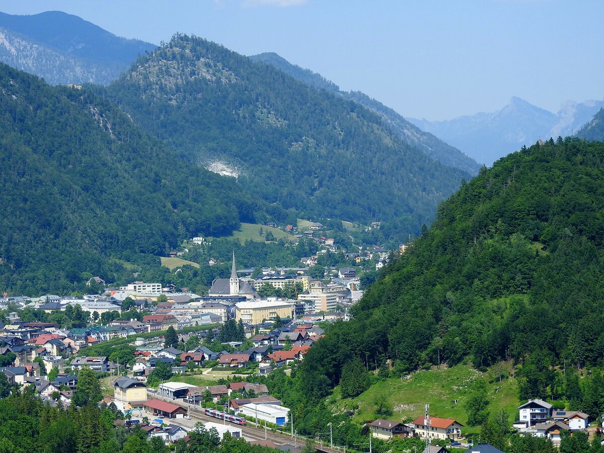 Blick auf Bad-Ischl, von der Ruine Wildenstein; 210617