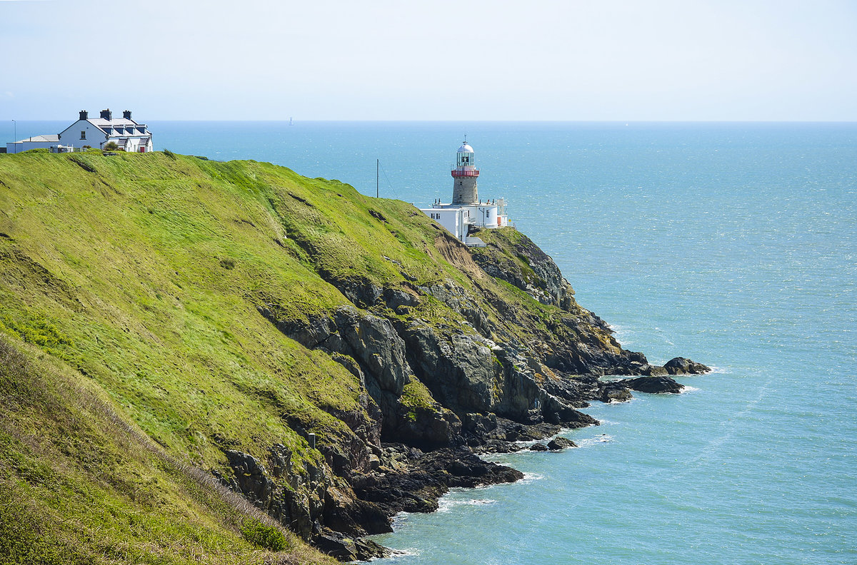 Blick auf Baily Lighthouse auf der Halbinseln von Howth (östlich vin Dublin). Aufnahme: 12. Mai 2018.