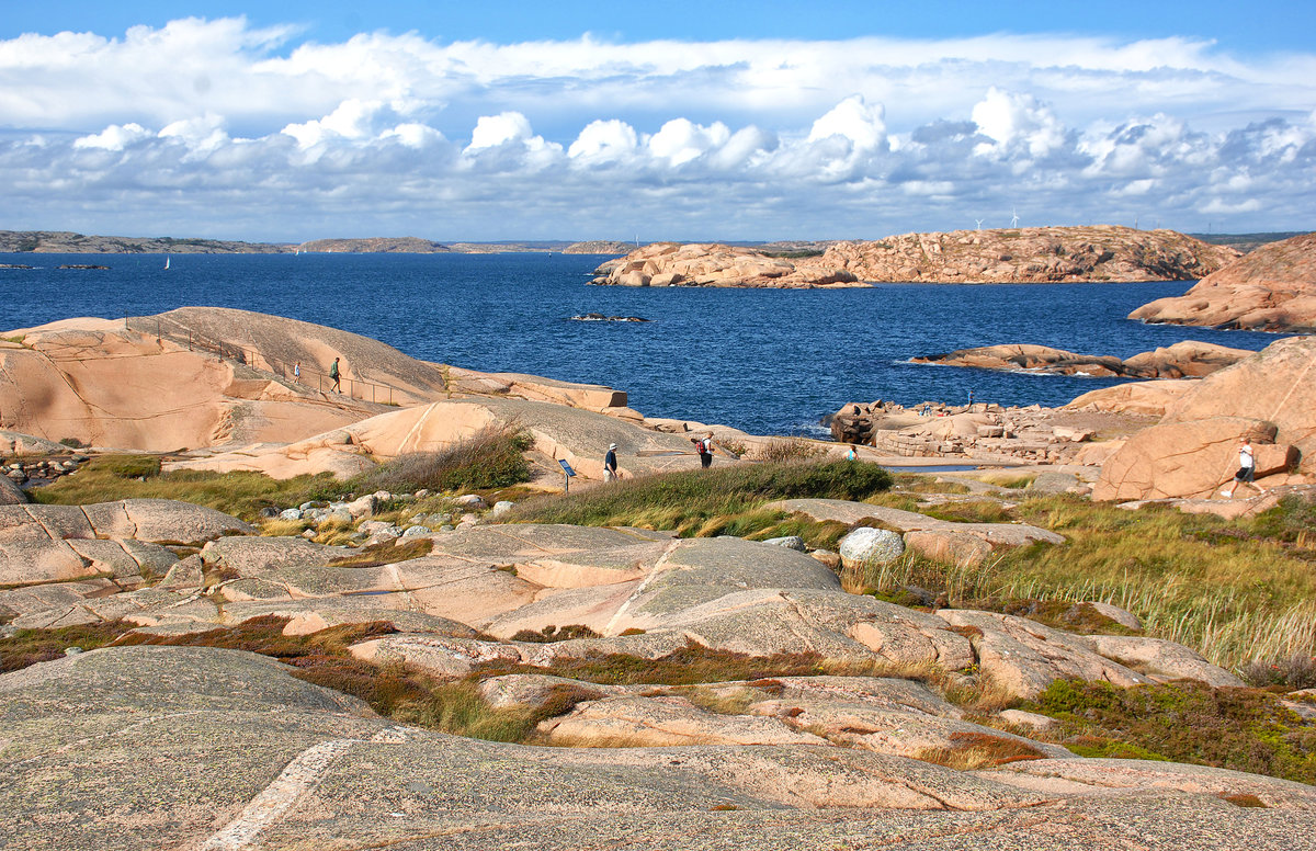 Blick auf die Bucht Hästevik im Naturschutzgebiet Stångehuvud westlich von Lysekil in Schweden. Aufnahme: 2. August 2017.