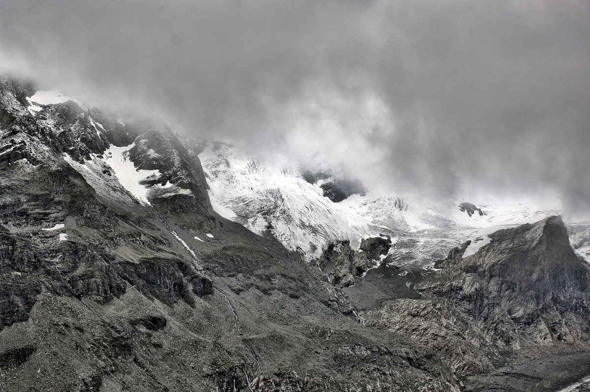 Blick auf Hofmannskees von Kaiser-Franz-Josef-Höhe nördlich von Heiligenblut in Österreich. Aufnahme: 5. August 2016.