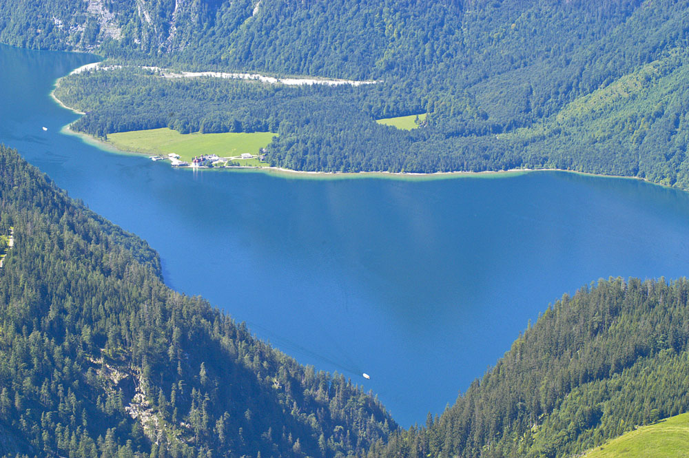 Blick auf Königssee vom Jenner im Berchtesgadener Land. Aufnahme: Juli 2008.