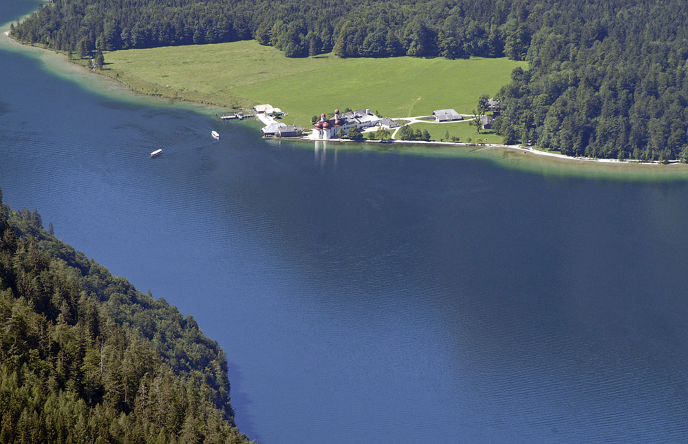 Blick auf Königssee vom Jenner im Berchtesgadener Land. Aufnahme: Juli 2008.