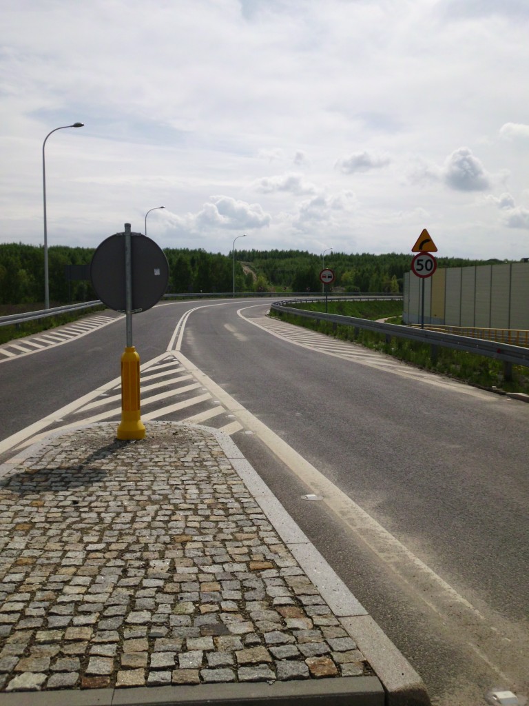 Blick auf die neu B178 Richtung Hradek nad Nisou bei Bogatynia am 12.05.2013 vor der Eröffnung