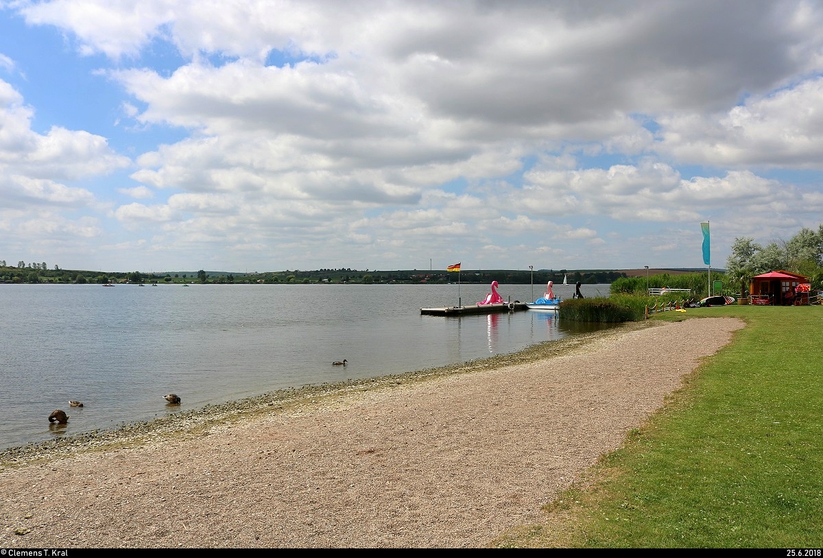 Blick auf den Nordstrand am Süßen See in Seeburg (Gemeinde Seegebiet Mansfelder Land) Richtung Südwesten. Aufgenommen während einer Fahrradtour auf dem Himmelsscheibenradweg. [25.6.2018 | 12:27 Uhr]