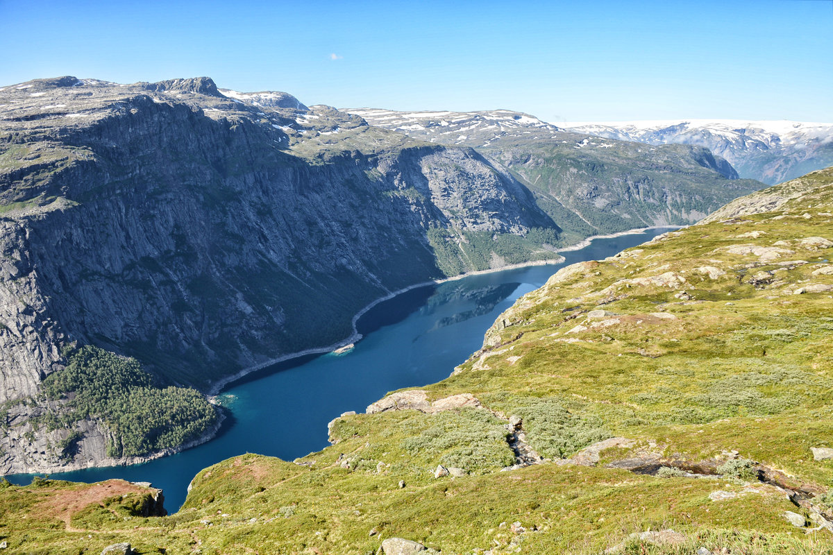Blick auf Ringedalsvatnet zwischen Skjeggedal und Trolltunga in Norwegen. Aufnahme: 8. Juli 2018.