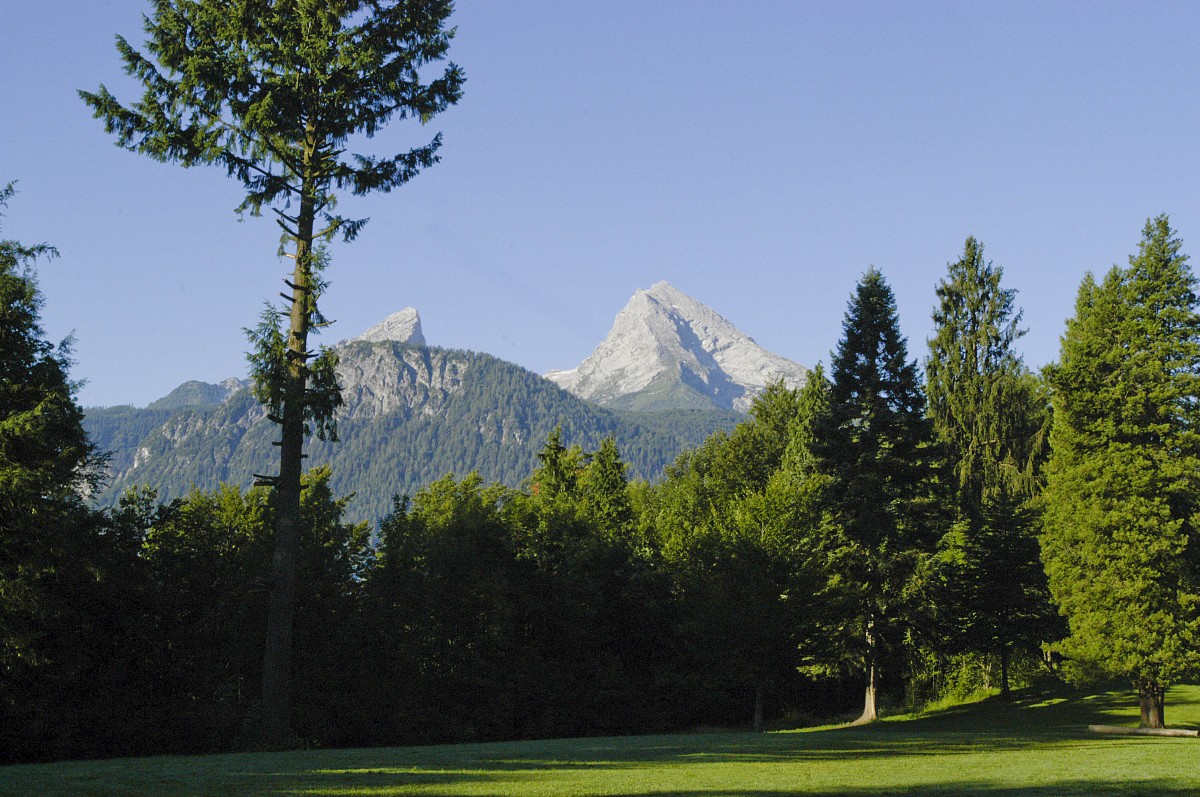 Blick auf Watzmann vom Ortsteil Staub im Berchtesgaden. Aufnahme: Juli 2008.