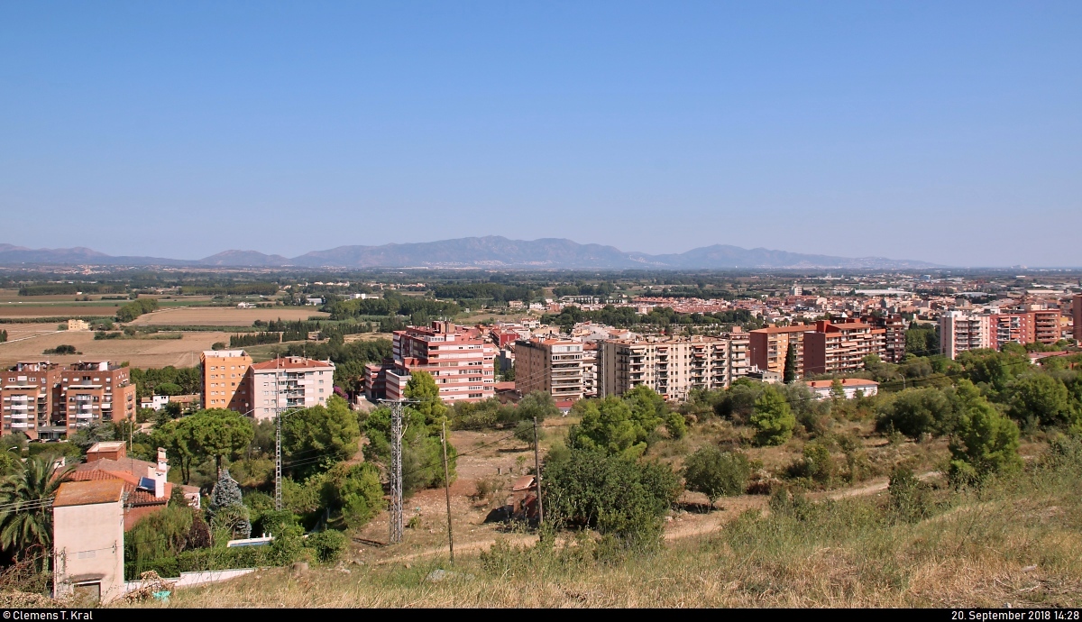 Blick vom Castell de Sant Ferran auf den Stadtrand von Figueres (E) mit umgebender Landschaft.
[20.9.2018 | 14:28 Uhr]