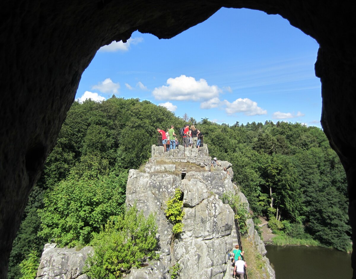 Blick von einem der Externsteine bei Horn-Bad Meinberg im Teutoburger Wald am 06.08.2022