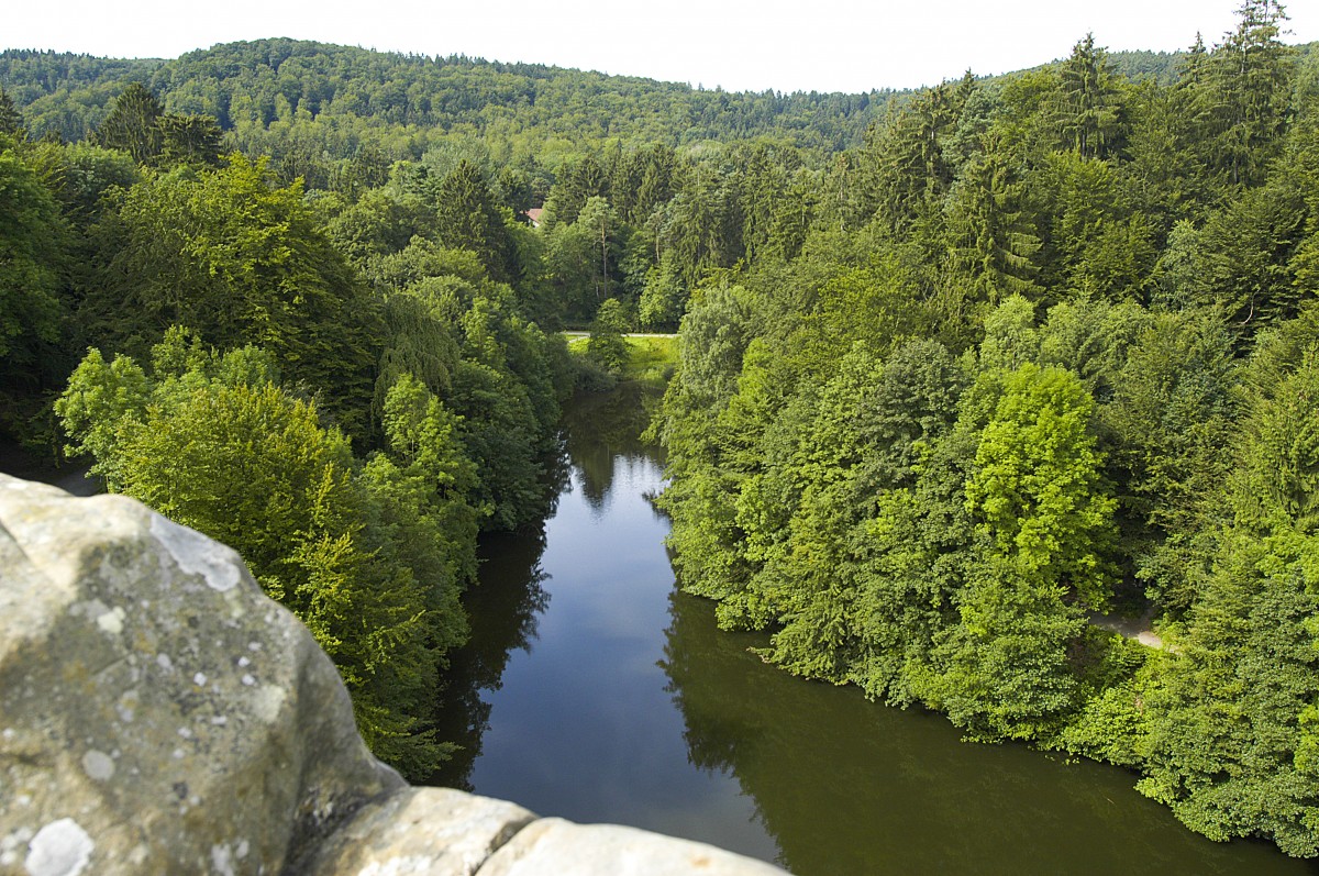 Blick von den Externsteinen in westlicher Richtung. Aufnahme: Juli 2007.