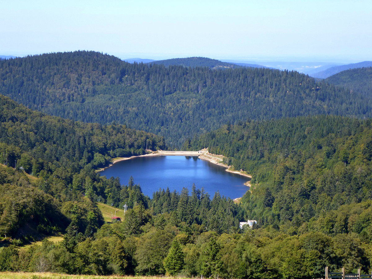 Blick von der Hochvogesenstrae zum Lac de la Lande, einem von vielen kleinen Stauseen in den Vogesen, Sept.2016