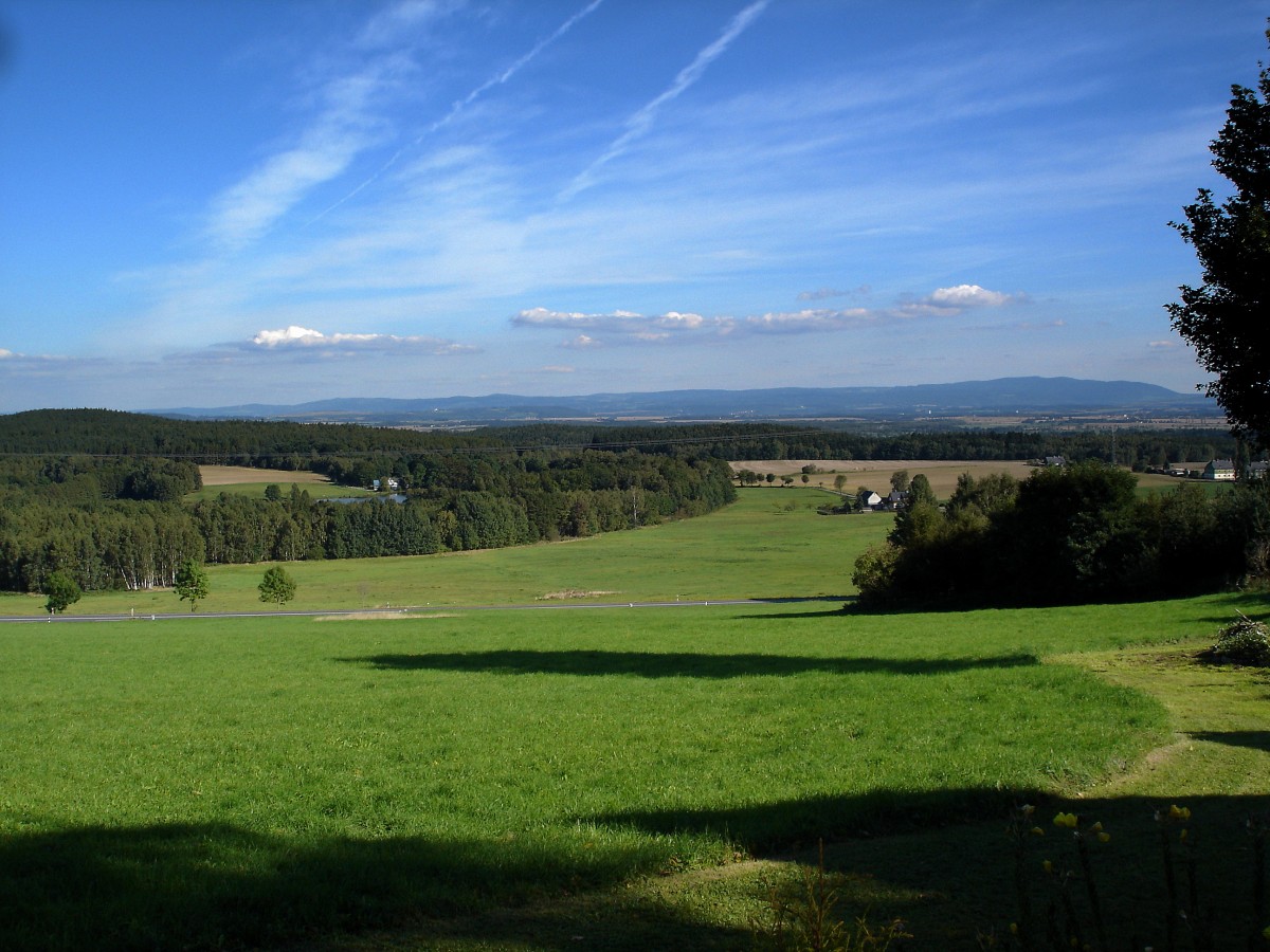 Blick vom Kohlwald im Fichtelgebirge ins Egerer Becken, Sept.2005