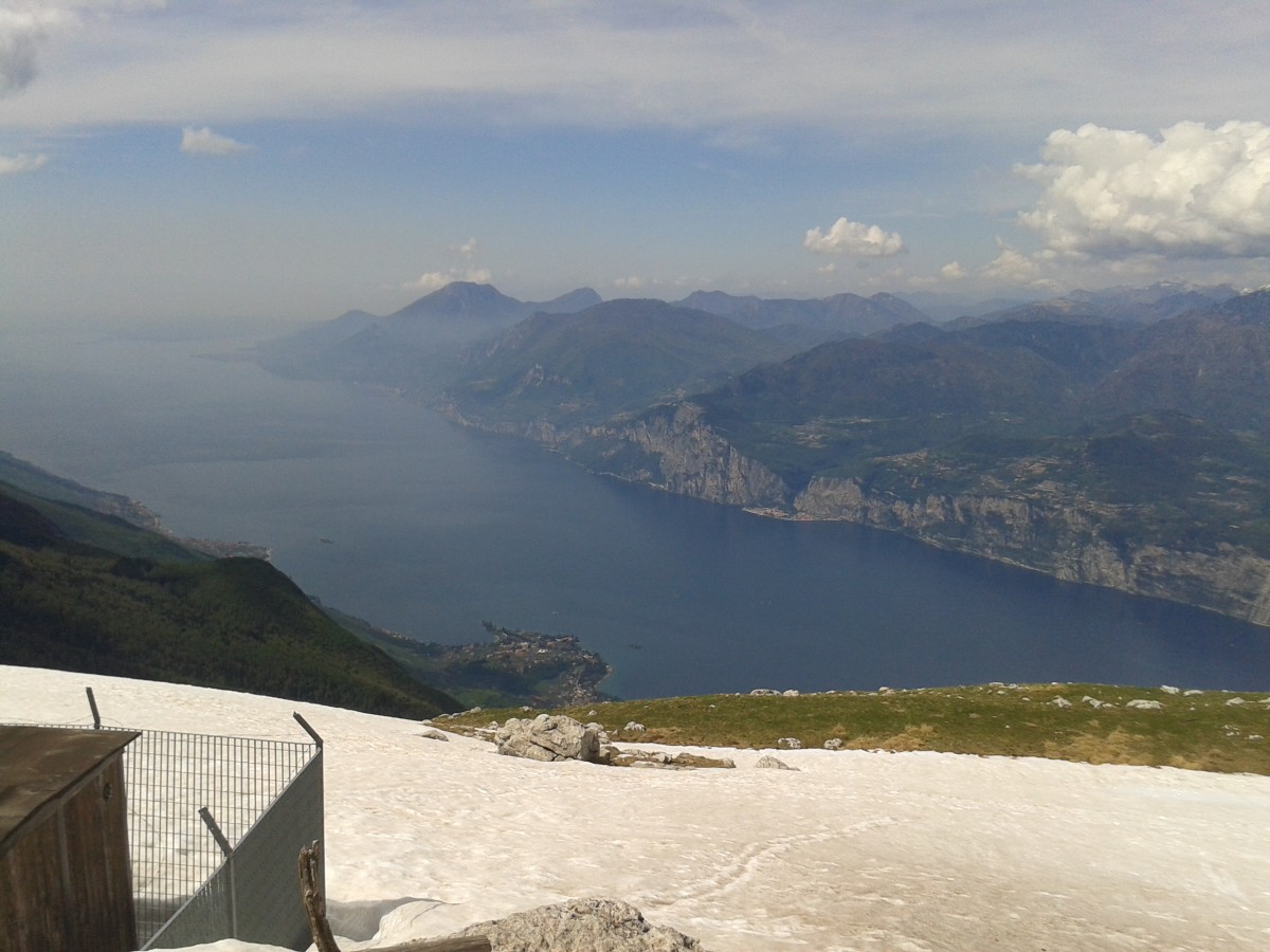 Blick vom Monde Baldo in Richtung gardasee. 20 .4.  14