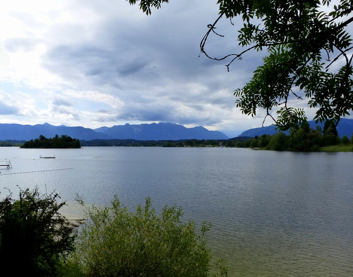 Blick vom Nordufer ber den Staffelsee auf die Alpen bei Garmisch-Partenkirchen, Aug.2014