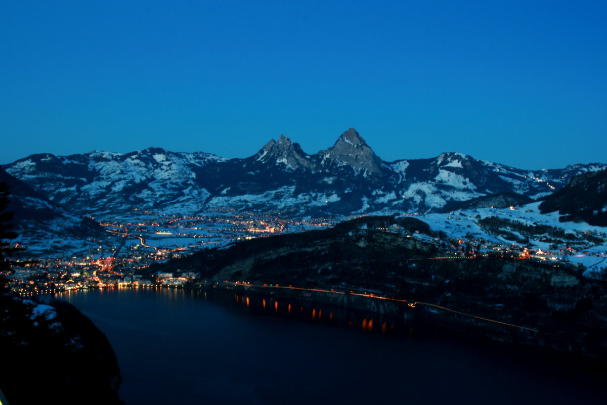 Blick vom Schillerbalkon in Seelisberg über den Urnersee, Brunnen, Schwyz und Morschach zu den Mythen; 20.02.2015