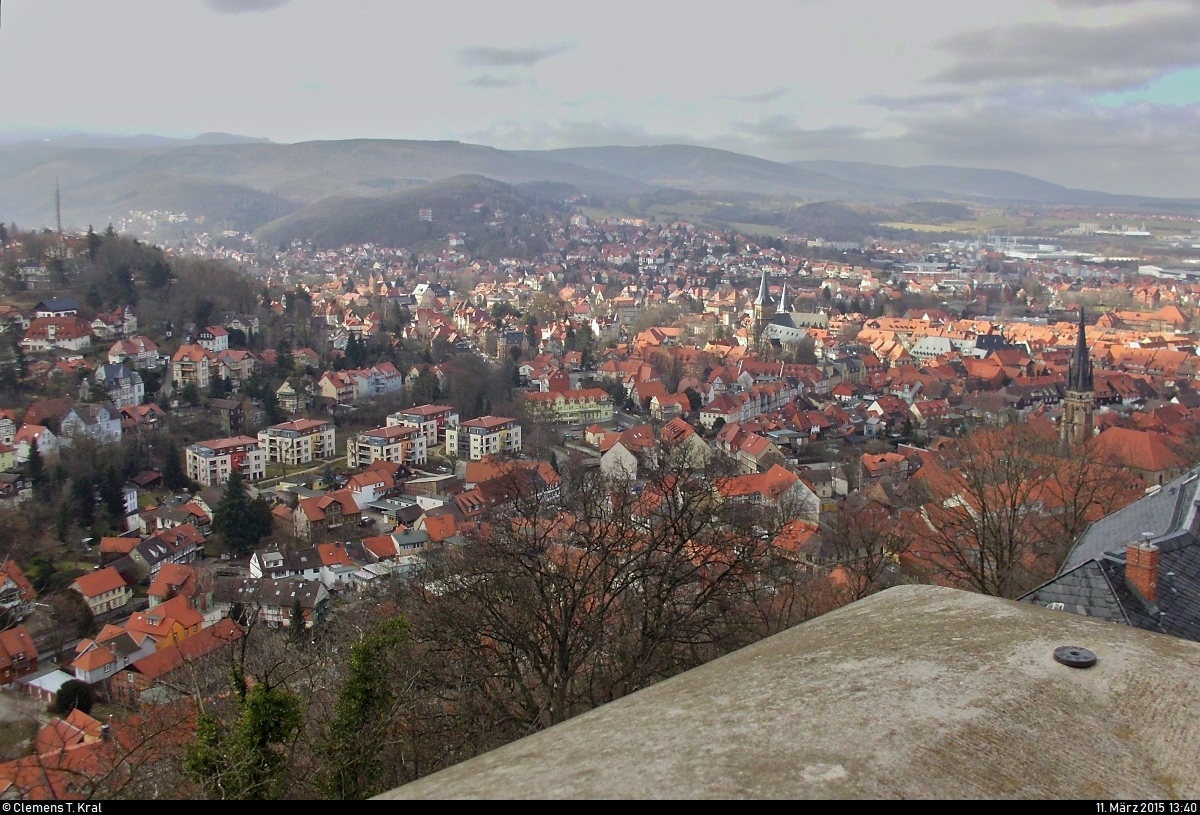 Blick vom Schloss auf die Stadt Wernigerode im Harz mit umgebender Landschaft.
[11.3.2015 | 13:40 Uhr]