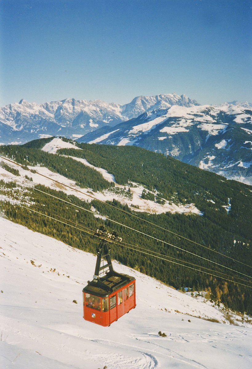 Blick von der Schmittenhöhe bei Zell am See. Bild vom Negativ. Aufnahme: Dezember 1989.