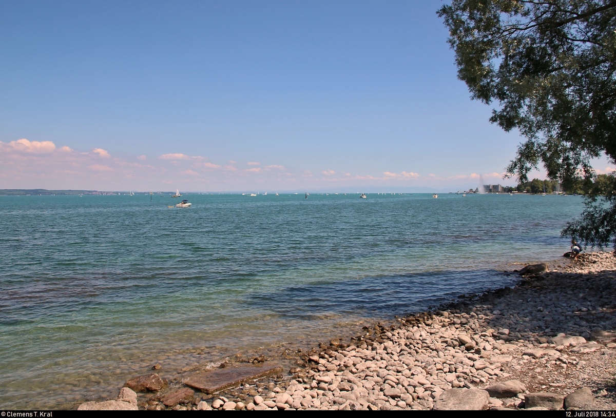 Blick vom Seeburgpark in Kreuzlingen (CH) auf den Bodensee.
[12.7.2018 | 14:34 Uhr]