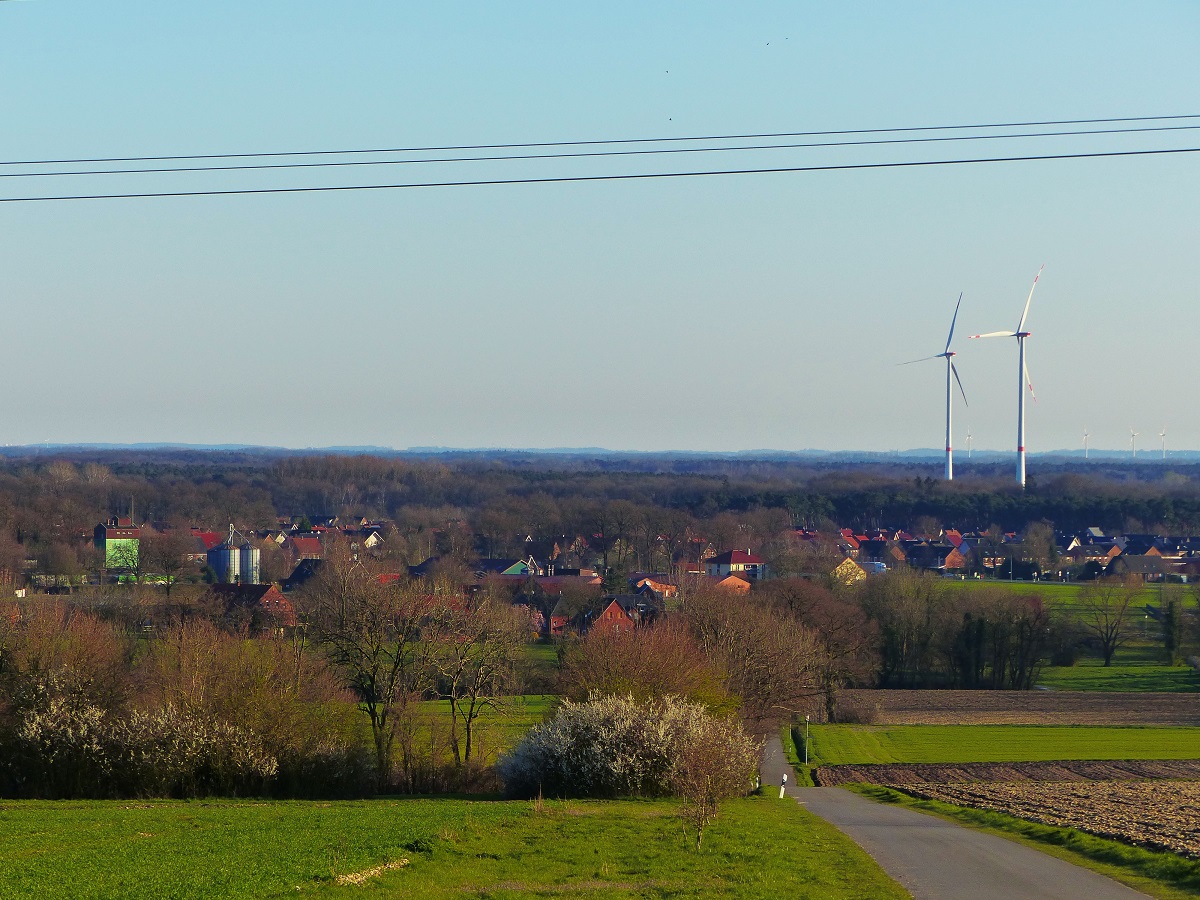 Blick vom Waldhügel in Rheine auf den Stadtteil Hauenhorst, 27.03.20