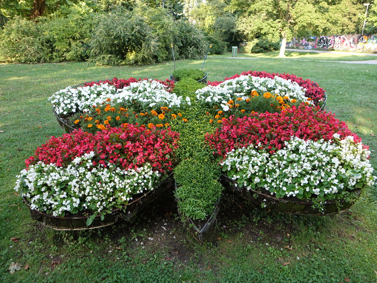 Blumenbeet im Stadtpark von Piestany (29.08.2019)