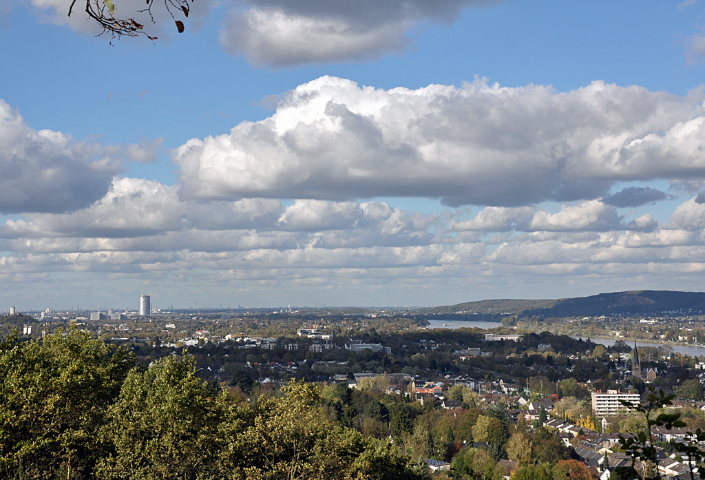 Bonn-Kölner Bucht, rechts Rhein und Siebengebirge - 30.10.2013