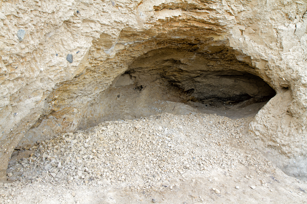 Brandungshöhle am Westufer auf der Insel Poel. - 10.07.2015