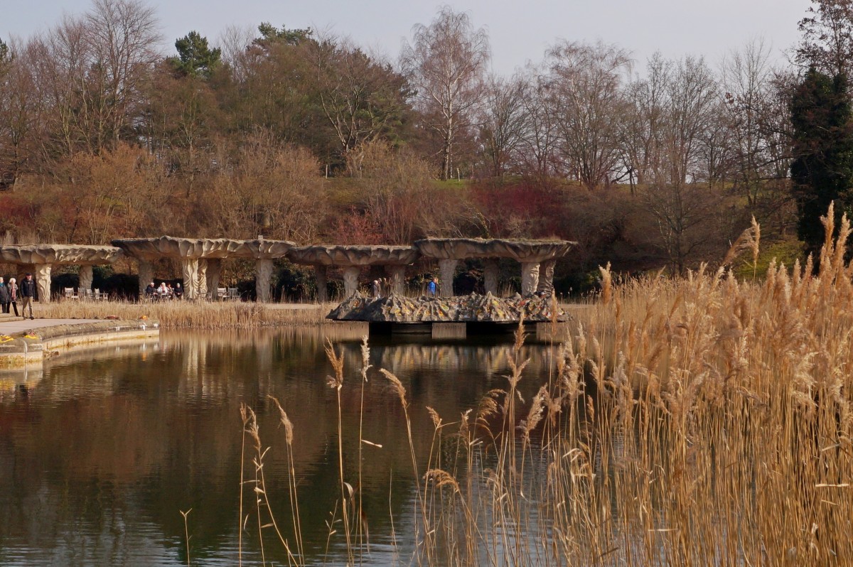 Britzer Garten Berlin: Der Britzer Garten, am 8. Juli 1989 nach dem Berliner Ortsteil Britz benannt, wurde als Landschaftspark für die Bundesgartenschau 1985 angelegt, um der Bevölkerung im Süden West-Berlins einen neuen Naherholungsort zu bieten. Wikipedia 28.02.2016 fotografiert