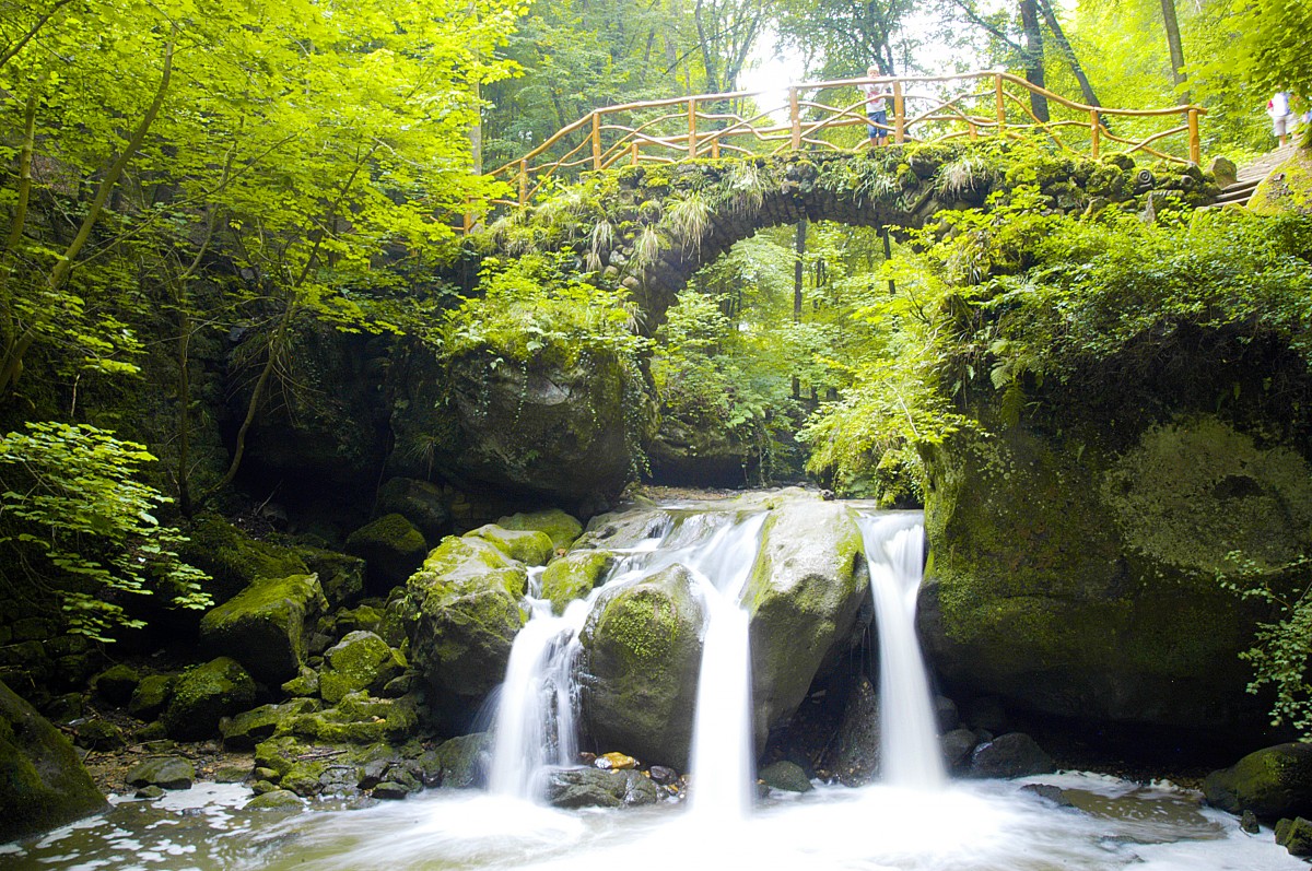 Cascade im Müllerthal - Luxembourg. Aufnahme: August 2007.