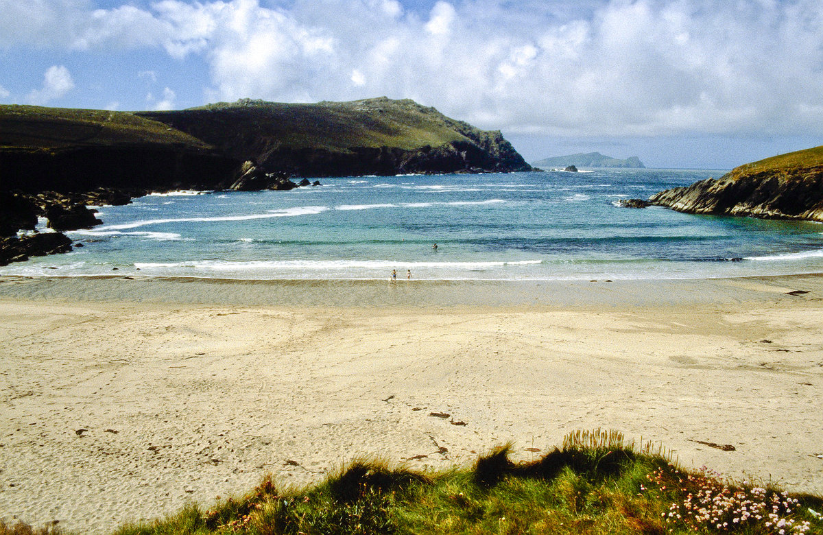 Coulmeenole Beach auf Dingle Peninsula. Bild vom Dia. Aufnahme: Juli 1991.