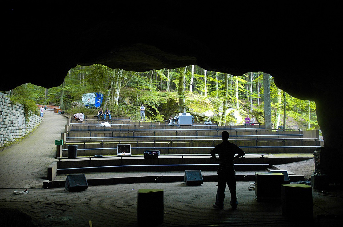 Das Amphitheater »Breechkaul« wurde 1979 in einem im Mittelalter zwecks Gewinnung von Mühlsteinen ausgehöhlten Felsen eingerichtet. Das Theater liegt südlich von Berdorf in La Petite Suisse.