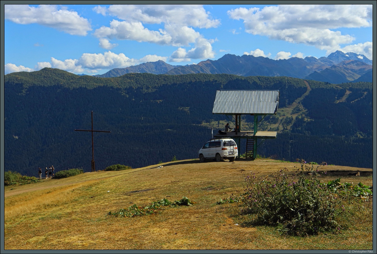 Das Kreuz von Mestia, ein Aussichtpunkt auf ca. 2200 m Höhe nahe der swanetischen Stadt Mestia. (14.09.2019)