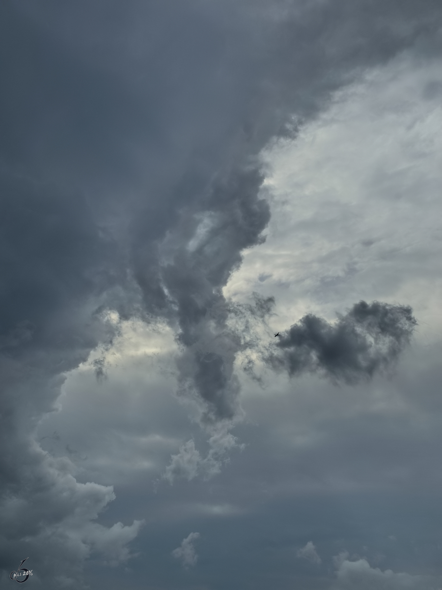 Das nächste Unwetter ist im Anmarsch. (Bochum, August 2011)